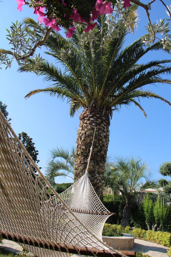 Trullo Al Monte Bed and Breakfast Ceglie Messapica Eksteriør billede
